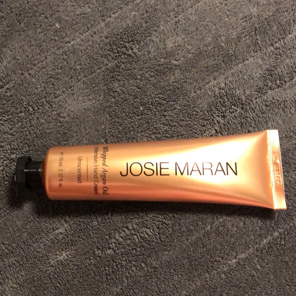 Josie Maran Hans cream